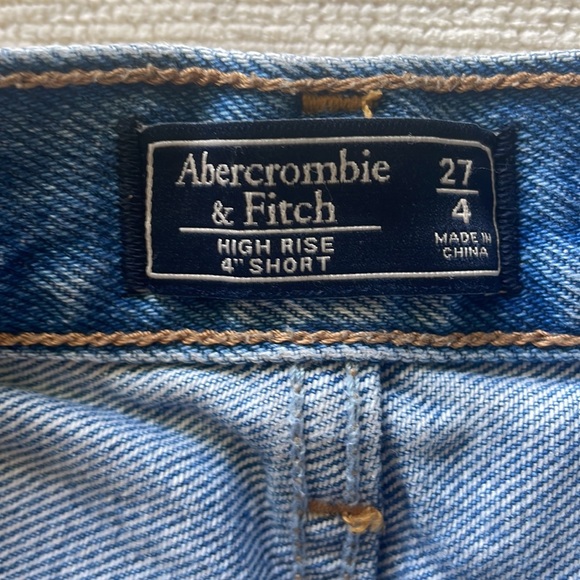 Abercrombie & Fitch High Rise 4” Shorts (lightly used!) - Picture 4 of 4
